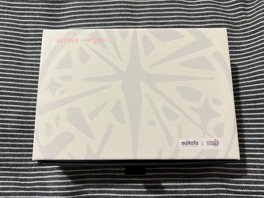 【限定品】崩壊3rd 金属ブローチ 無瑕の人シリーズ エリシア