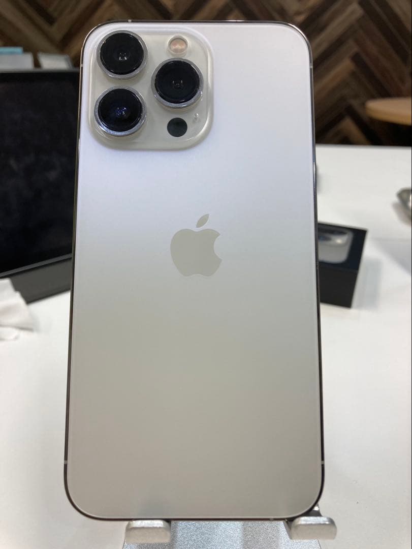 【美品、バッテリー100%】iPhone13Pro 256GB ホワイト