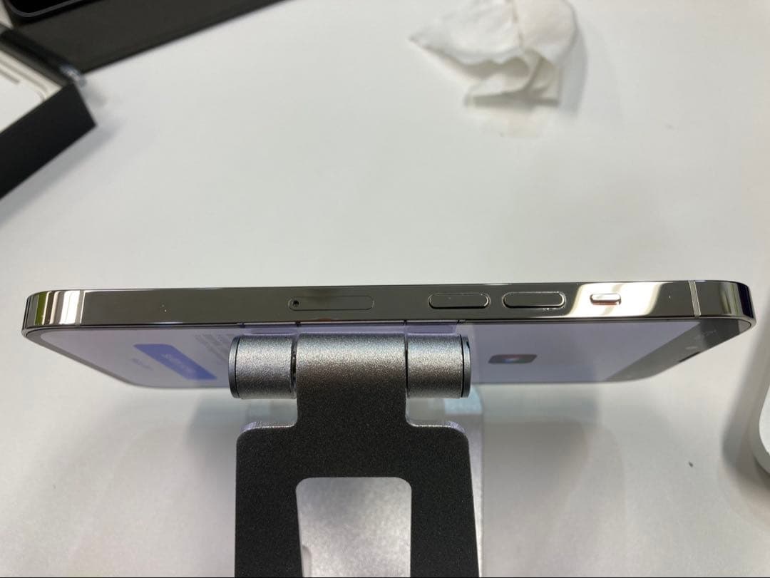 【美品、バッテリー100%】iPhone13Pro 256GB ホワイト