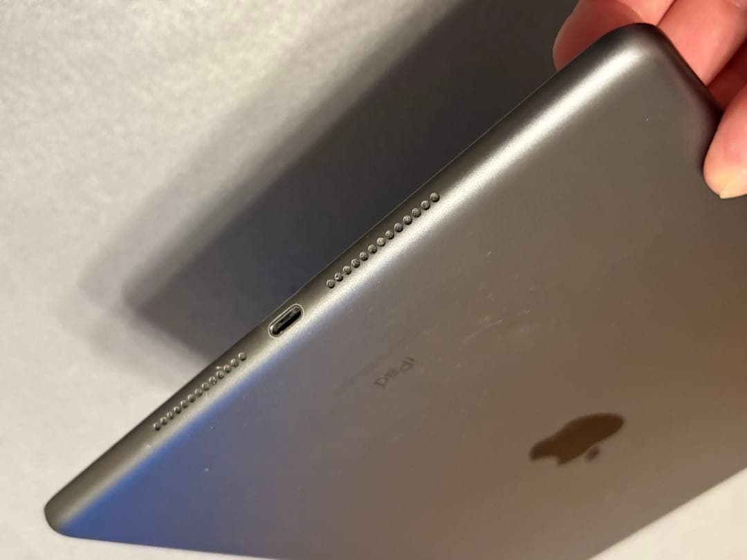 iPad 第8世代　wi- fi モデル　32GB スペースグレイ