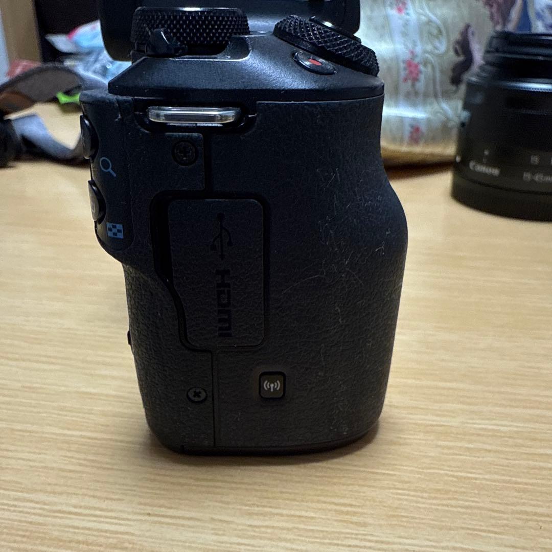 Canon EOS kiss m ミラーレスカメラ 本体