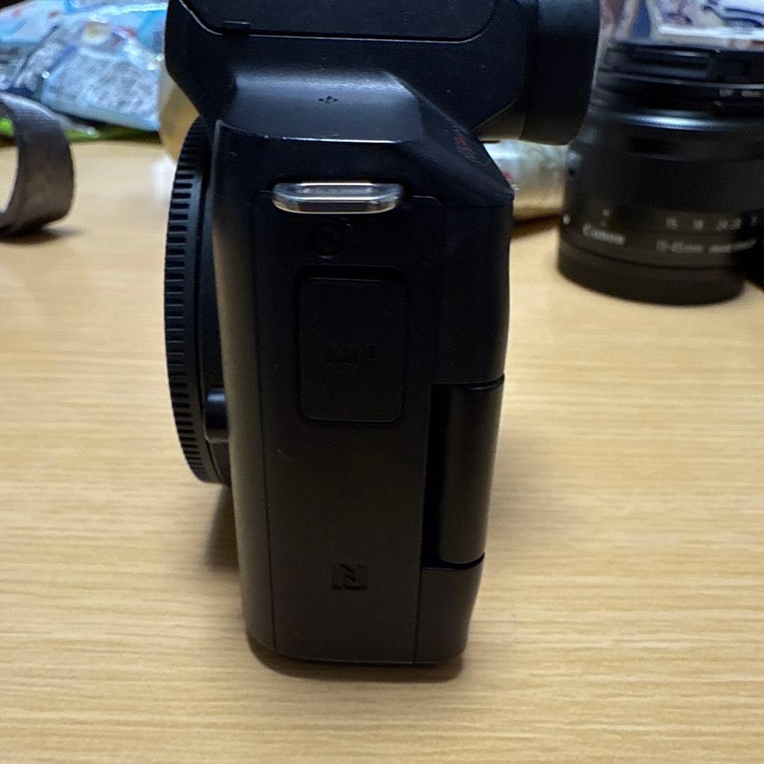 Canon EOS kiss m ミラーレスカメラ 本体