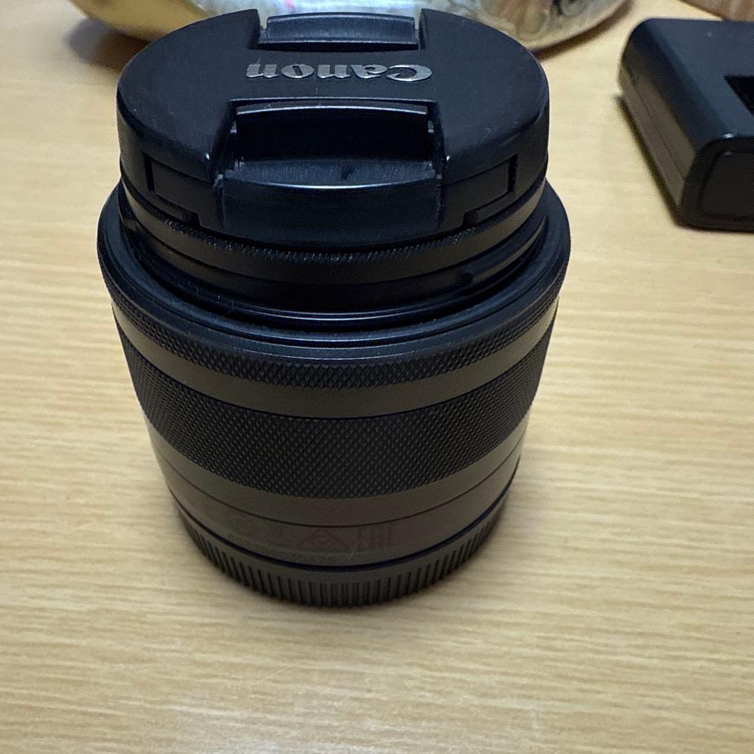 Canon EOS kiss m ミラーレスカメラ 本体