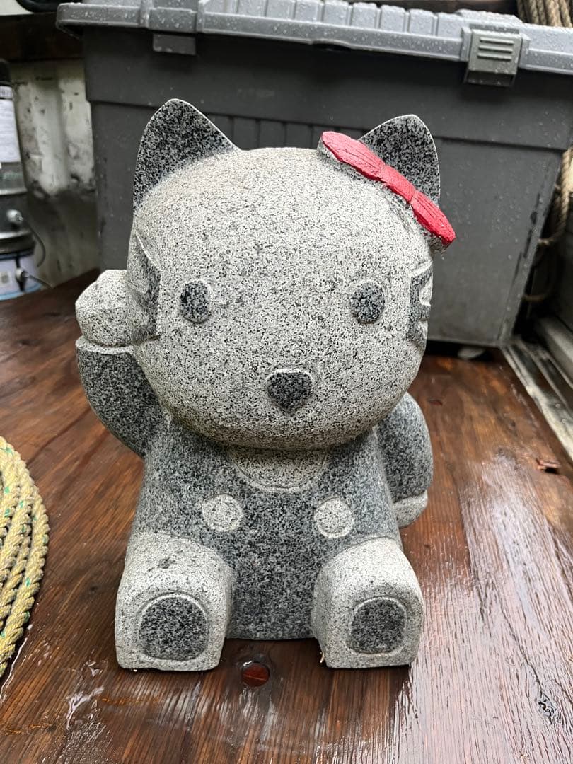 中古品　石像　キティーちゃん　置物　オブジェ　御影石
