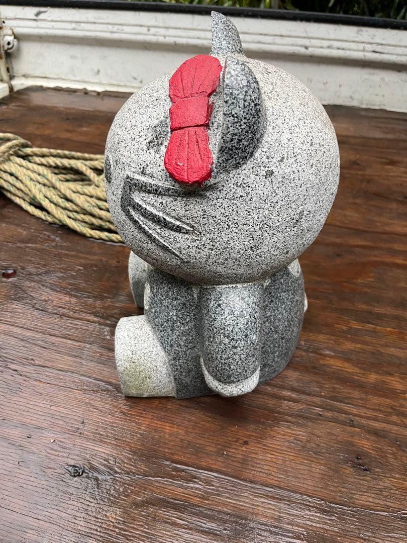 中古品　石像　キティーちゃん　置物　オブジェ　御影石
