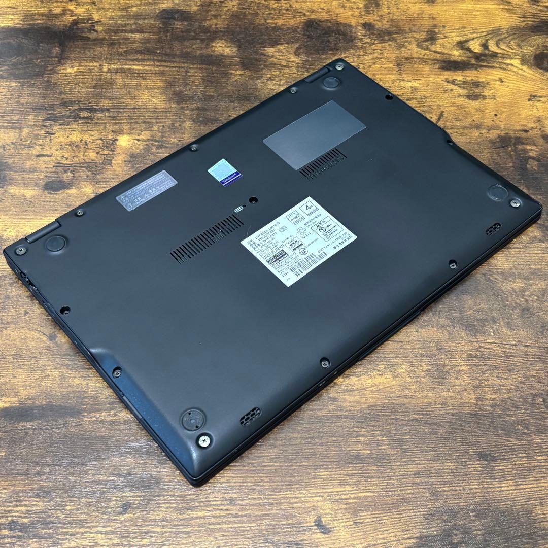 富士通 LIFEBOOK ノートPC 軽量薄型