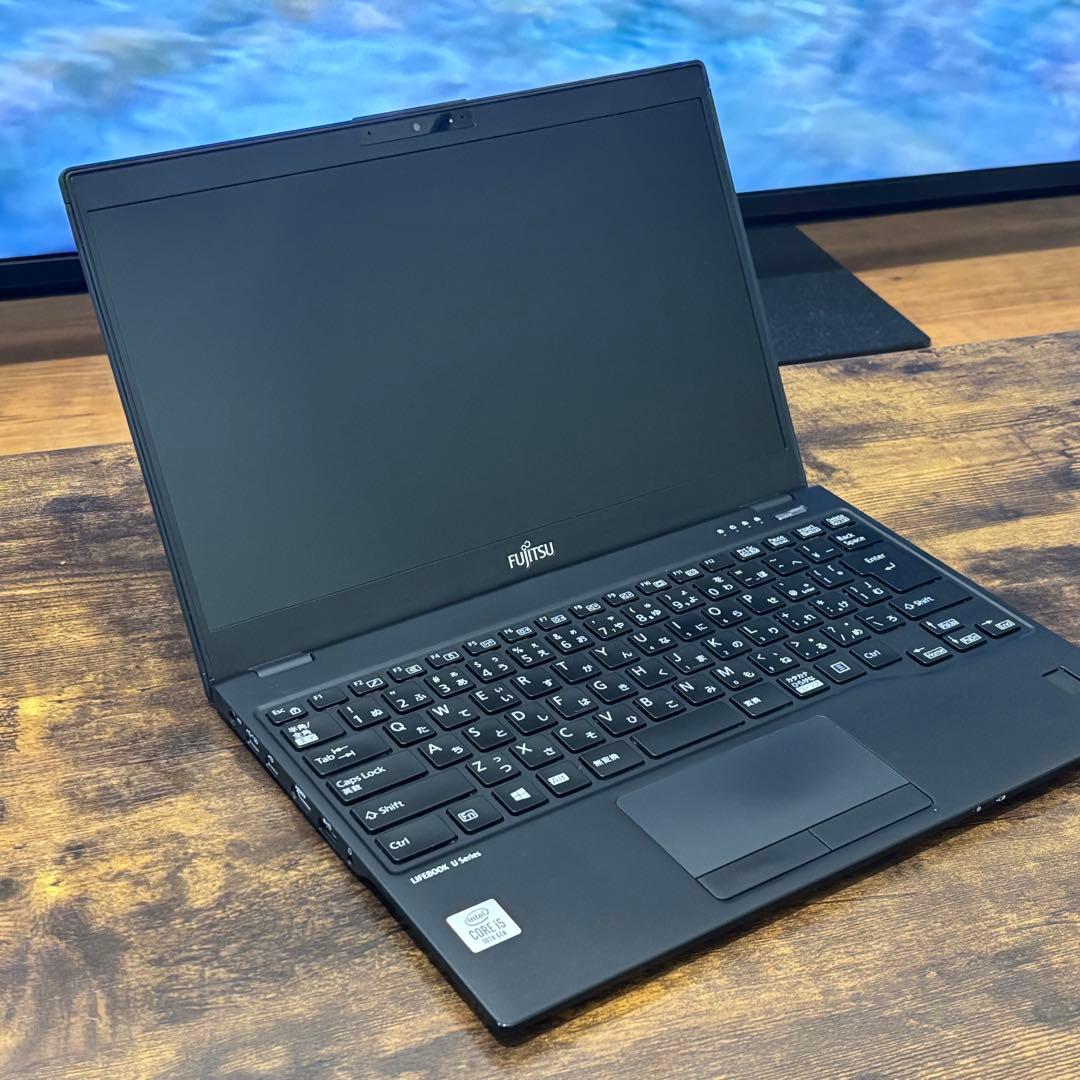 富士通 LIFEBOOK ノートPC 軽量薄型