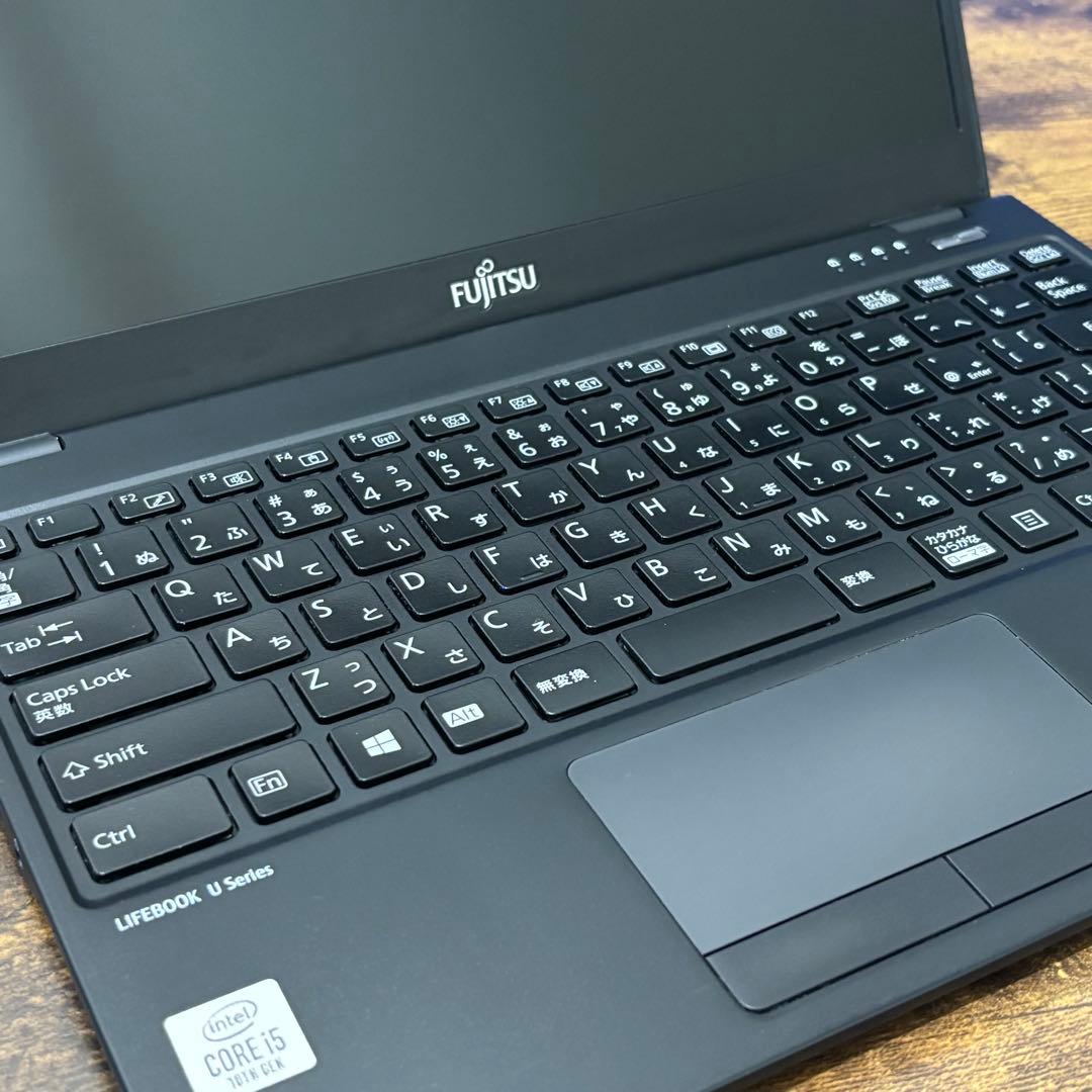 富士通 LIFEBOOK ノートPC 軽量薄型