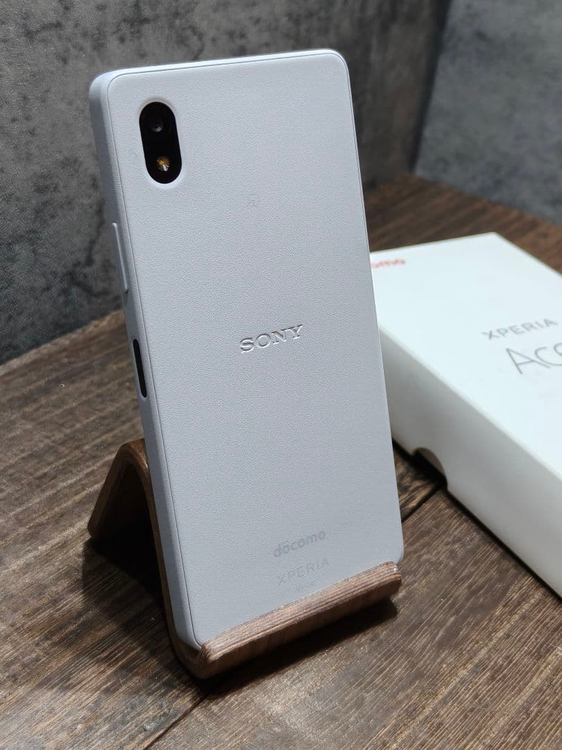 美品 XPERIA Ace III SO-53C SIMフリー スマホ