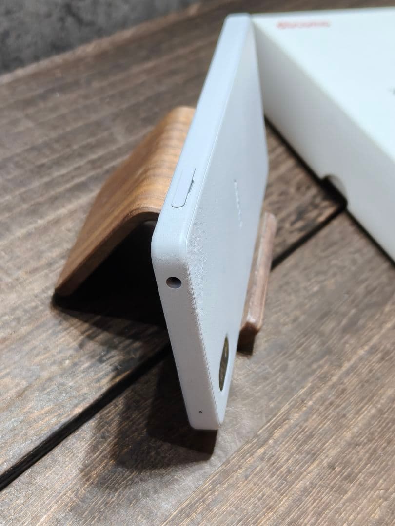 美品 XPERIA Ace III SO-53C SIMフリー スマホ