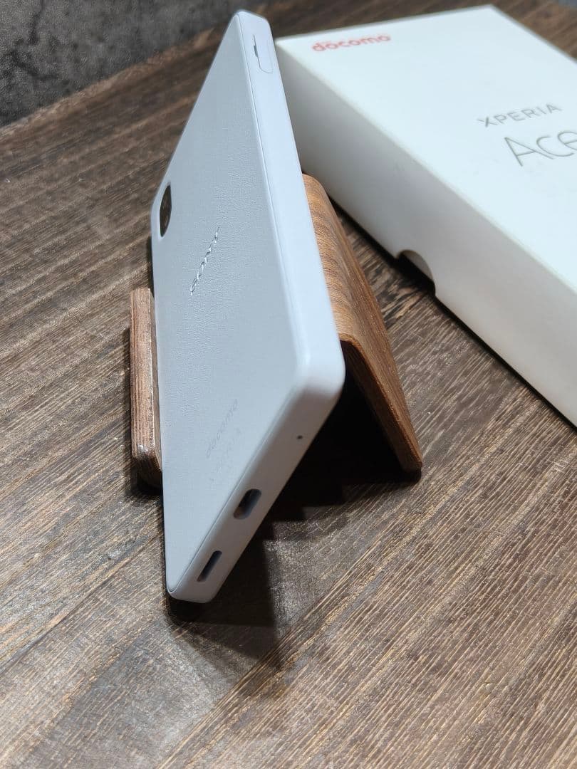 美品 XPERIA Ace III SO-53C SIMフリー スマホ