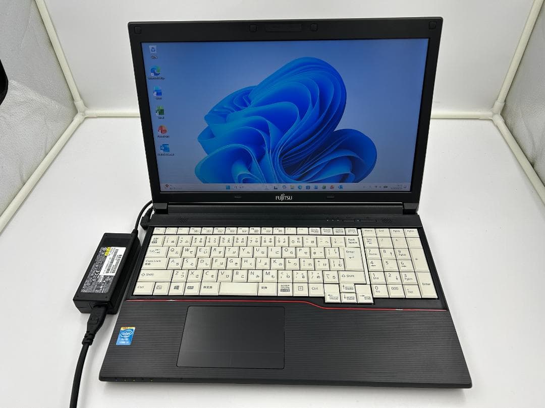 ノートパソコン windows11 オフィス付き core i3 A574/H