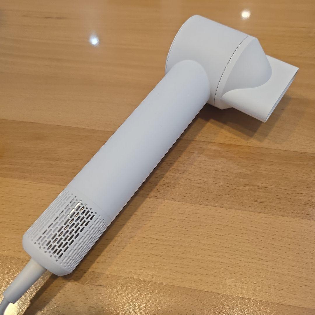 ニトリ　高濃度マイナスイオンヘアケアドライヤー　NY281 ホワイト