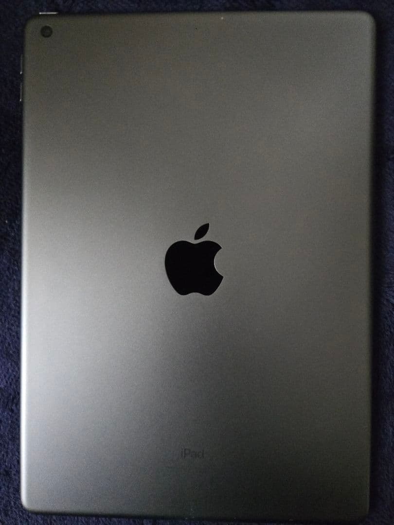 Apple iPad スペースグレー　８世代　32gb