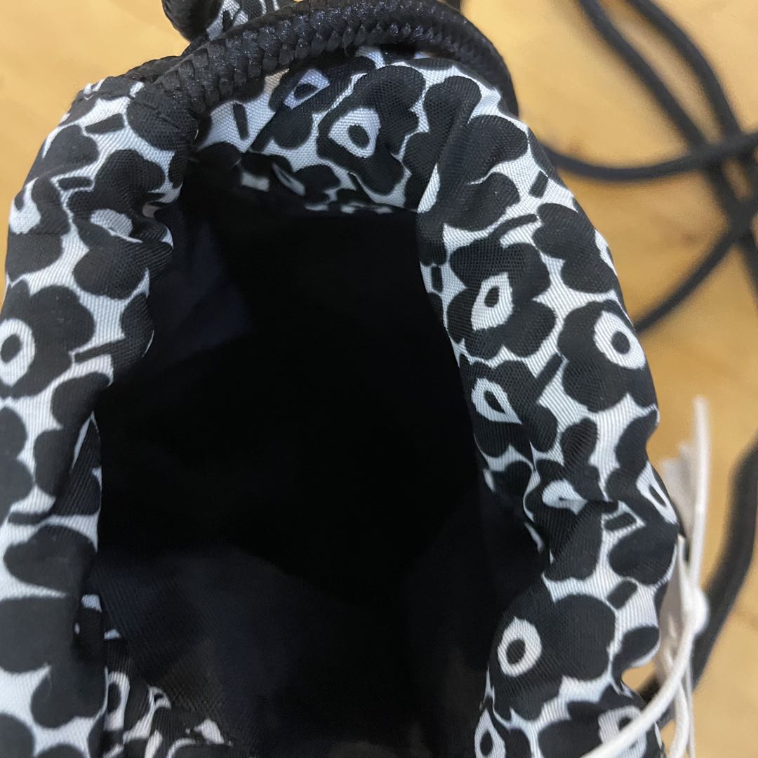 マリメッコ　スマートボトルバッグ