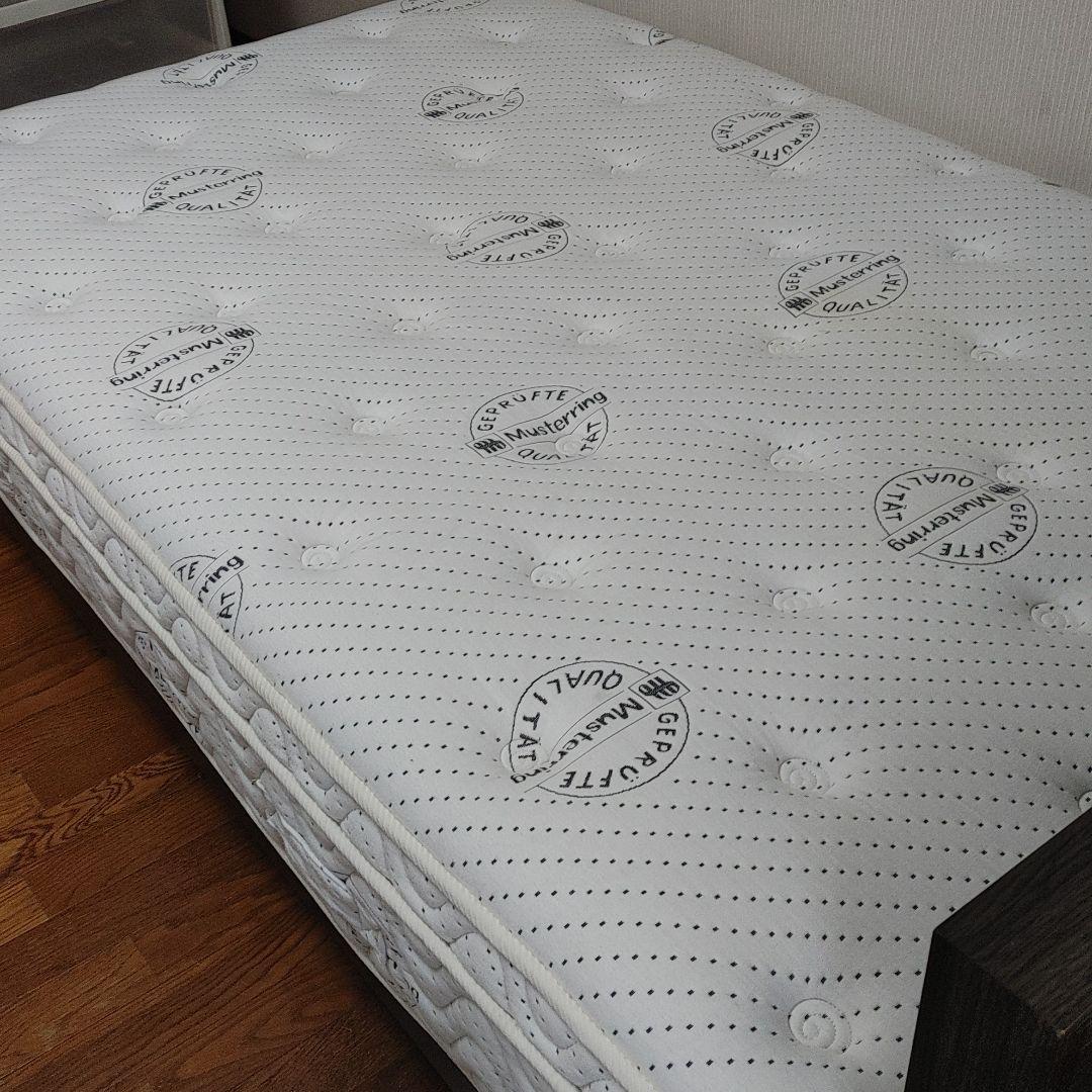 最終価格です❣️高級セミダブルベット　ムスタリング社製（最上級マットレス）