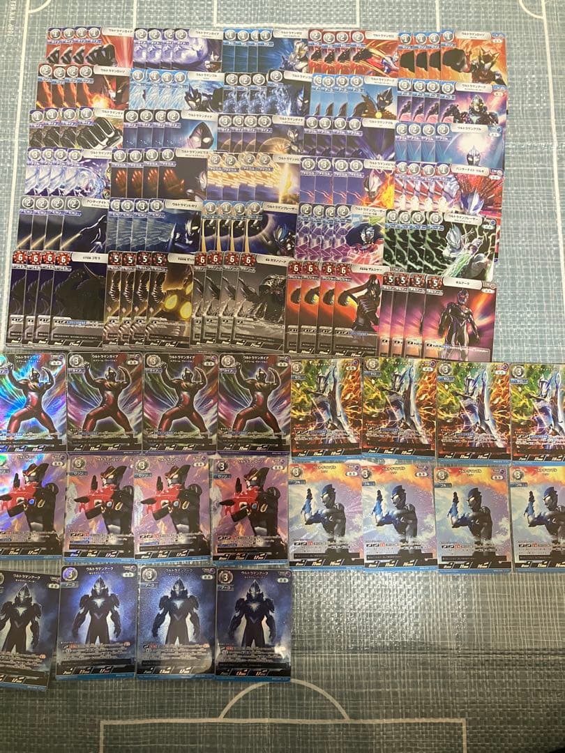 ウルトラマンカード　まとめ売り　引退　コレクションポイント　プレイマット