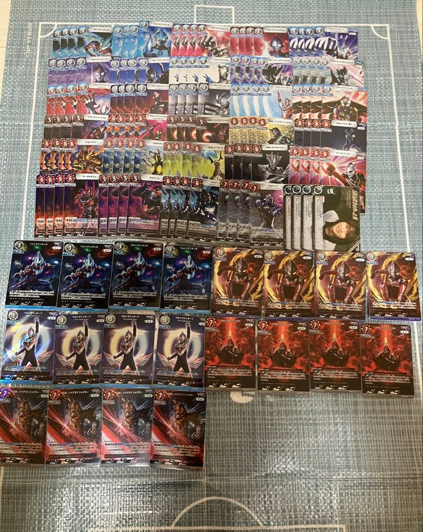 ウルトラマンカード　まとめ売り　引退　コレクションポイント　プレイマット