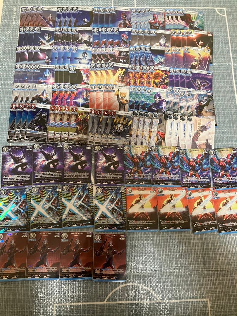 ウルトラマンカード　まとめ売り　引退　コレクションポイント　プレイマット