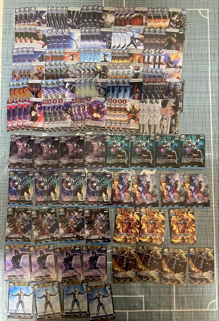 ウルトラマンカード　まとめ売り　引退　コレクションポイント　プレイマット