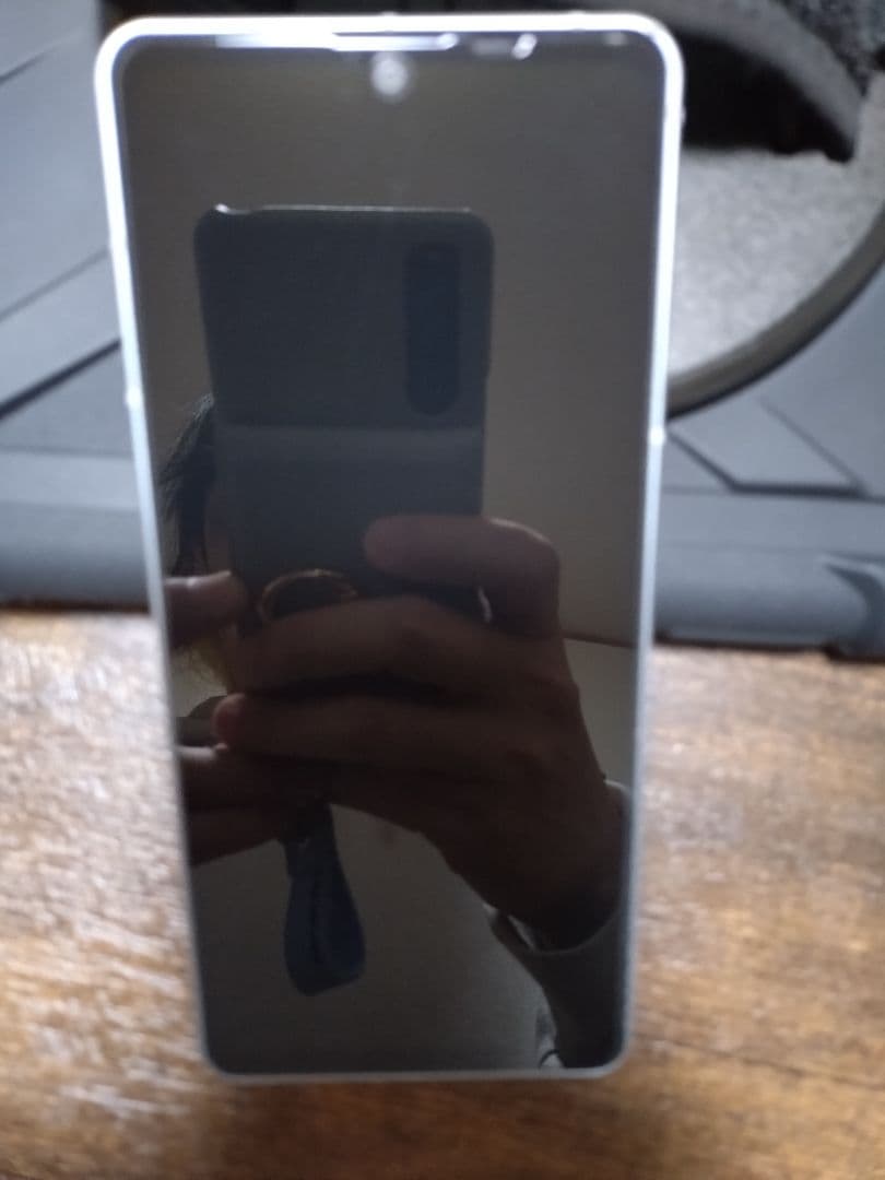 AQUOS sense7 本体（箱付き）