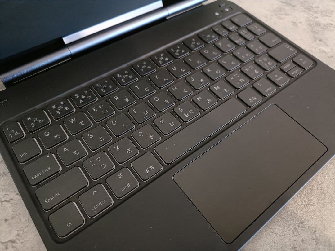 【極美品】ESR 最新iPad Pro 11インチ キーボード ケースM4 M5