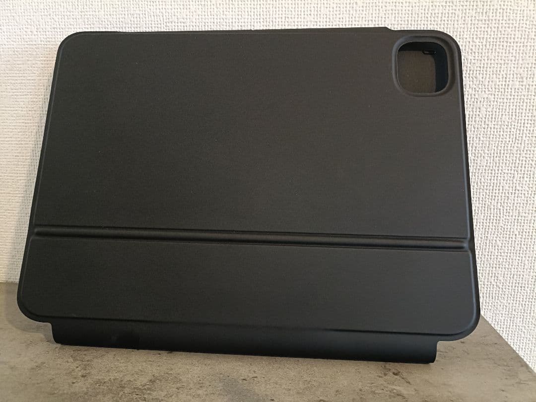 【極美品】ESR 最新iPad Pro 11インチ キーボード ケースM4 M5
