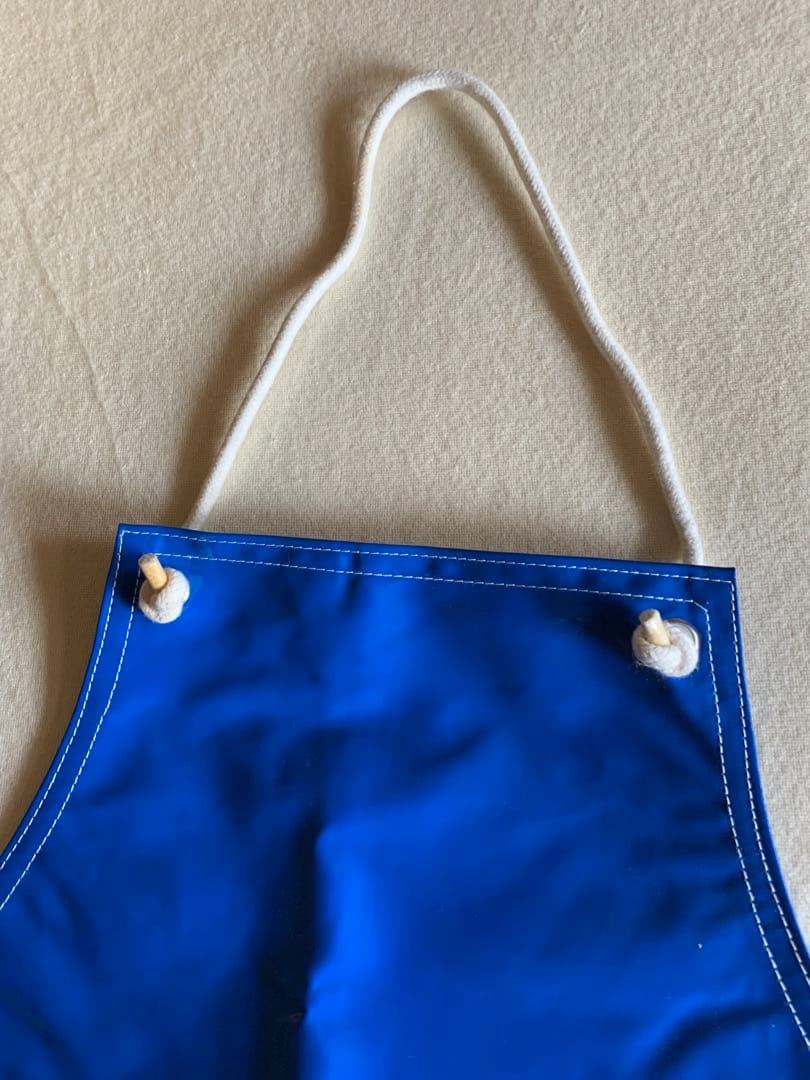 防水エプロン フロントポケット付き エナメル ブルー