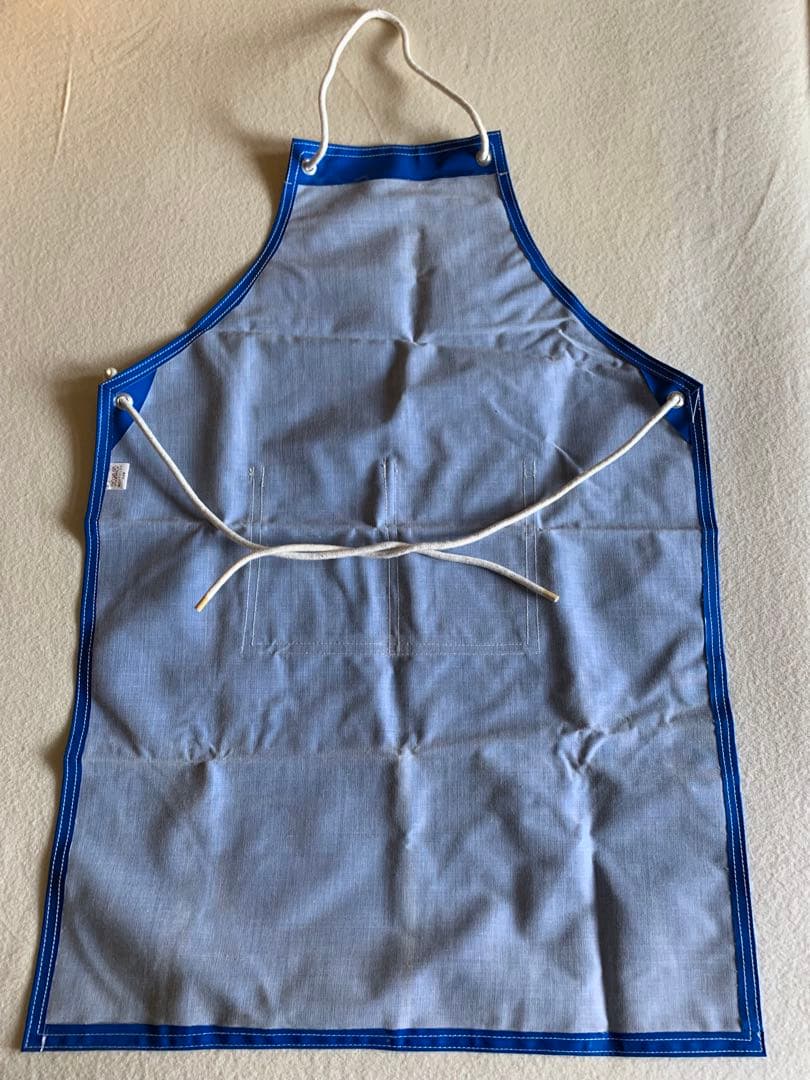 防水エプロン フロントポケット付き エナメル ブルー
