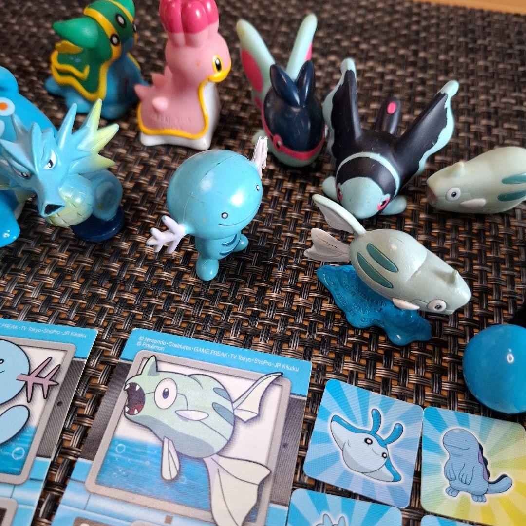 ポケモン モンコレ　フィギュア他　指人形　合計14個キーホルダー　おまけ付シール