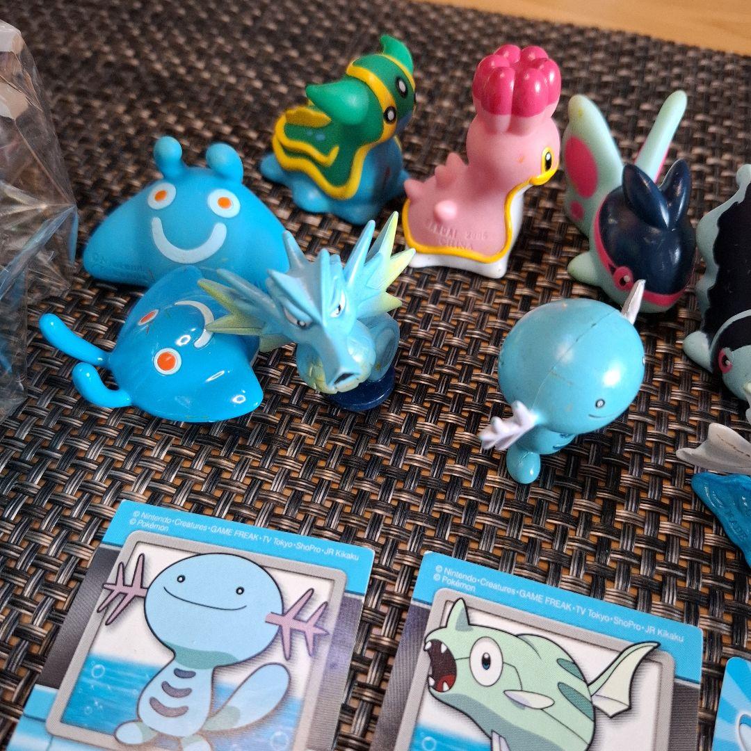 ポケモン モンコレ　フィギュア他　指人形　合計14個キーホルダー　おまけ付シール