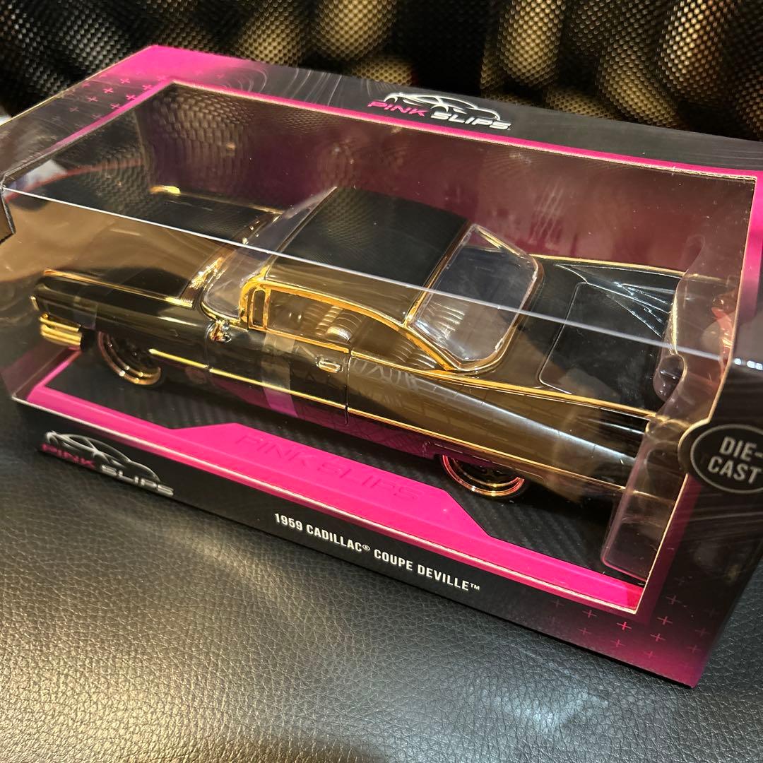 jadatoys ピンクスリップス　1959 CADILLAC COUPE DE