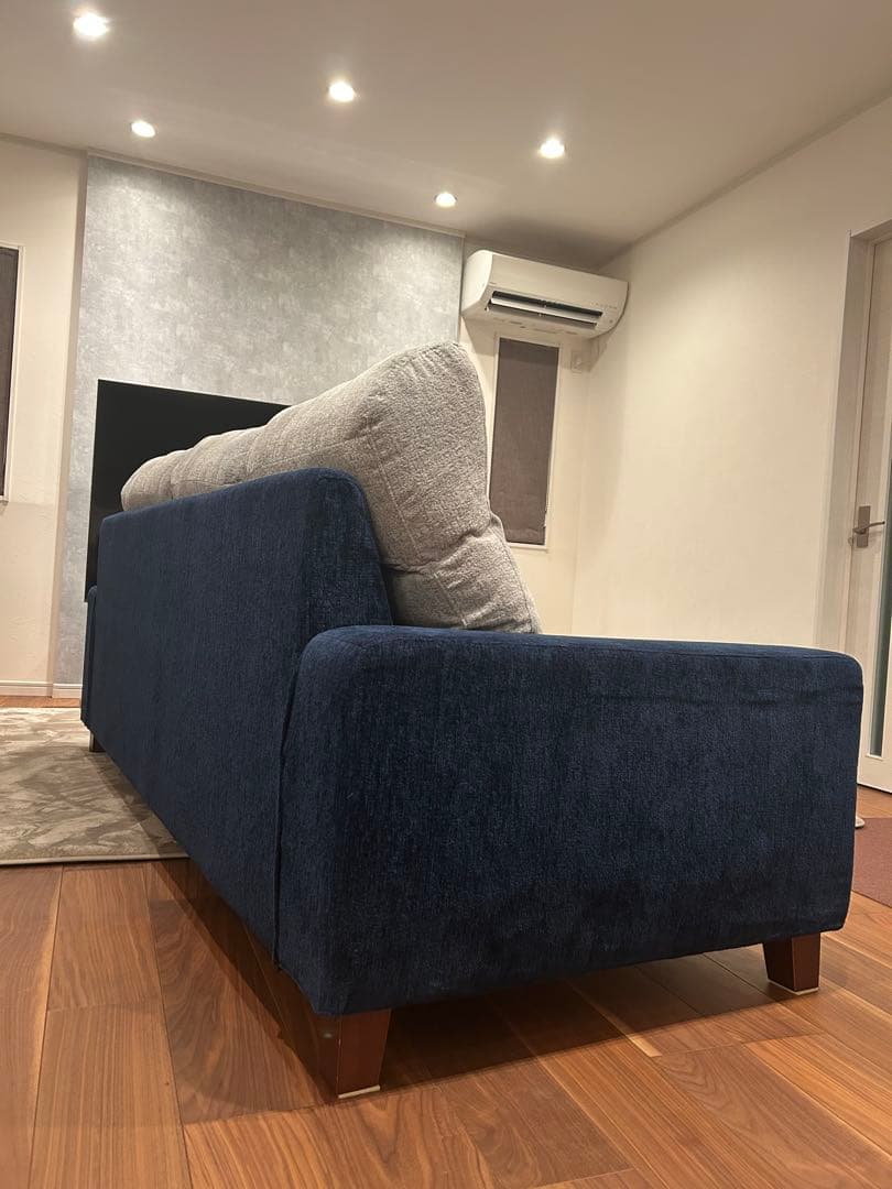 東京インテリア　3人掛けソファ