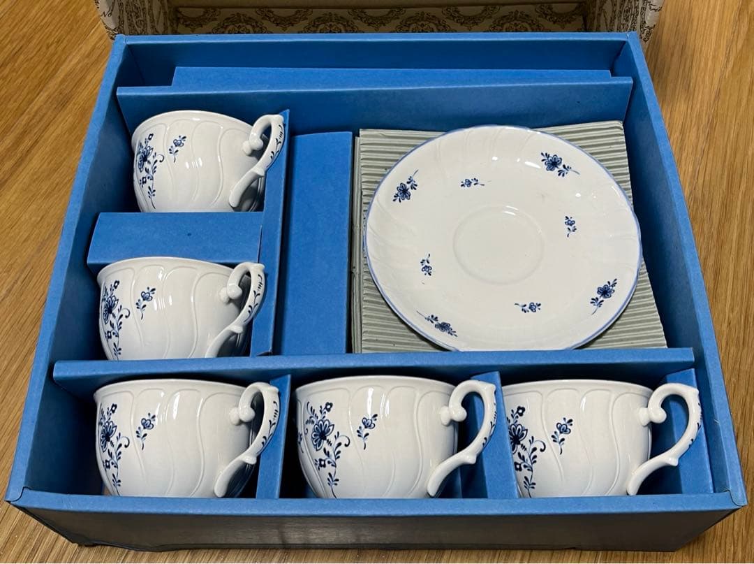 未使用品　ノリタケ カップ アンド ソーサー 5客　大皿1枚　セット