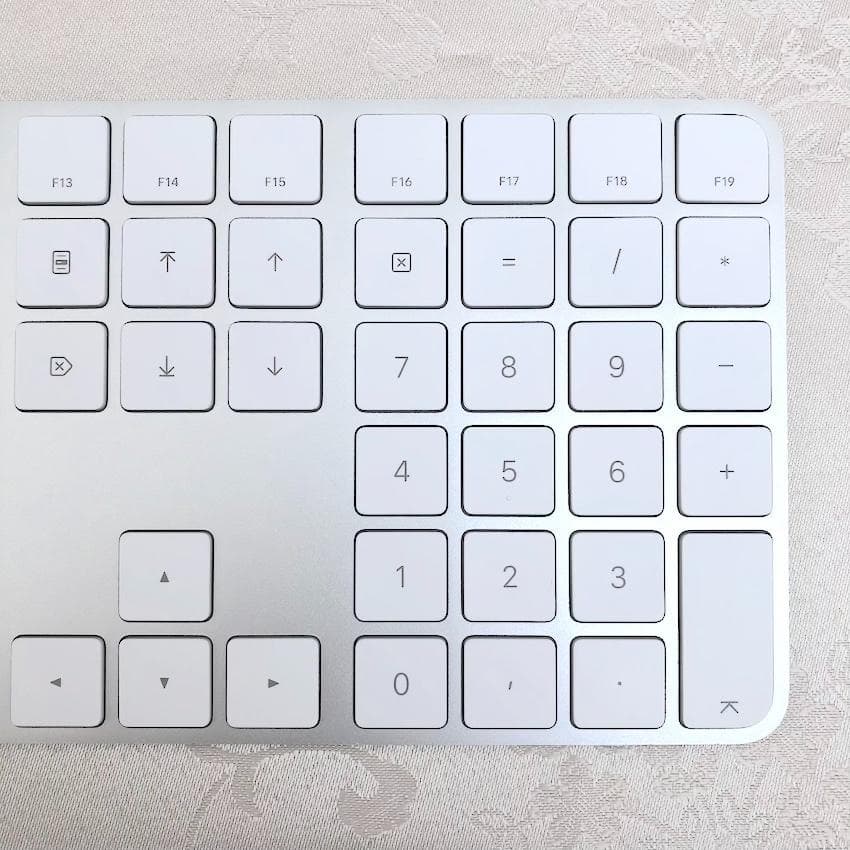 優良品｜最新モデル ｜USB-C｜Touch ID｜Magic Keyboard