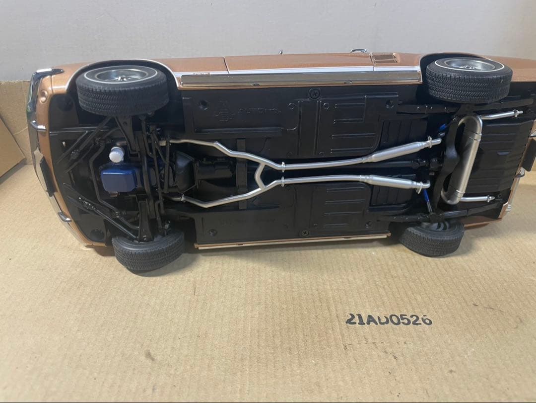 オートアート1/18 マスタング中古　難あり