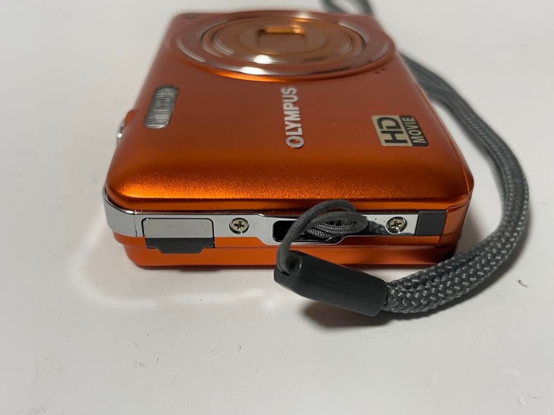 OLYMPUS VG-145 デジタルカメラ　オレンジ