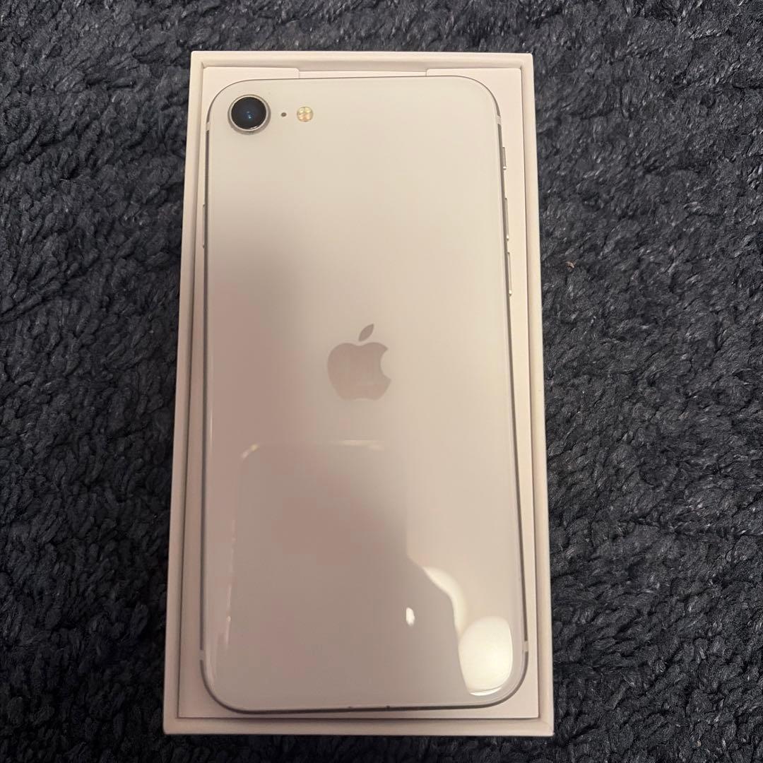 Apple iPhone SE (第2世代) ホワイト 本体
