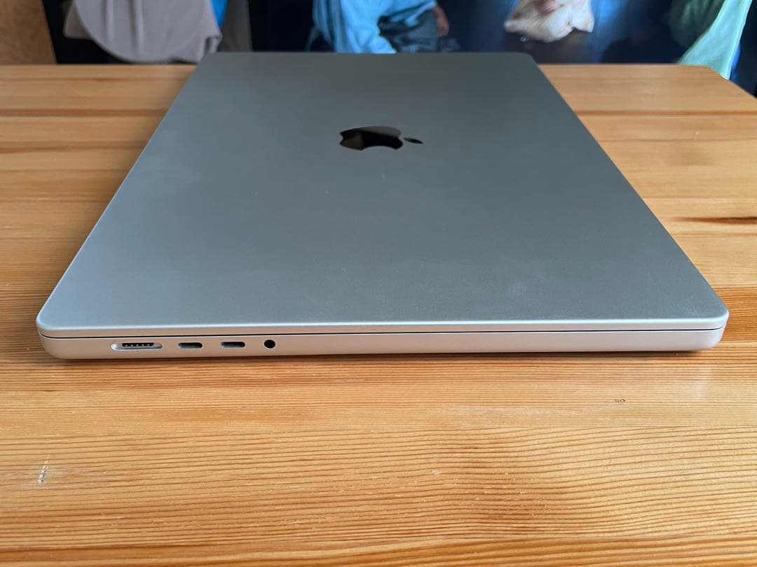 【美品】MacBook Pro M1 MAX 16inch 64gb 2TB