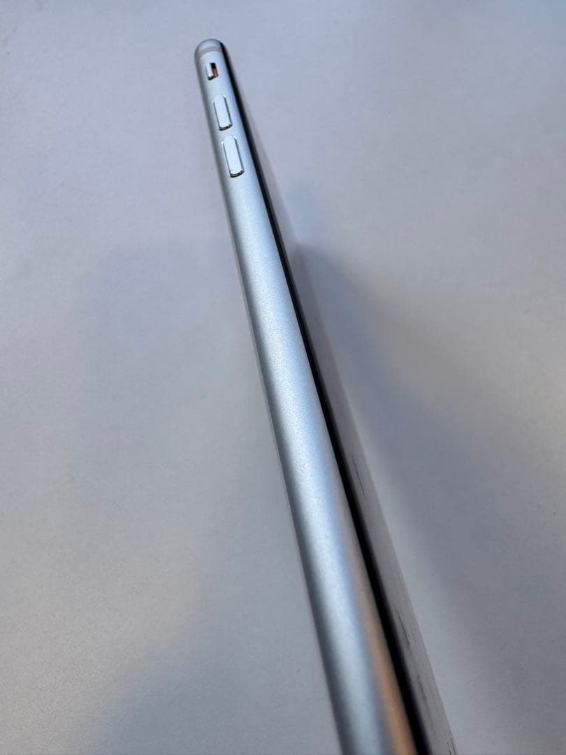 【美品】Apple iPhone SE 2ホワイト 128GB バッテリー79%