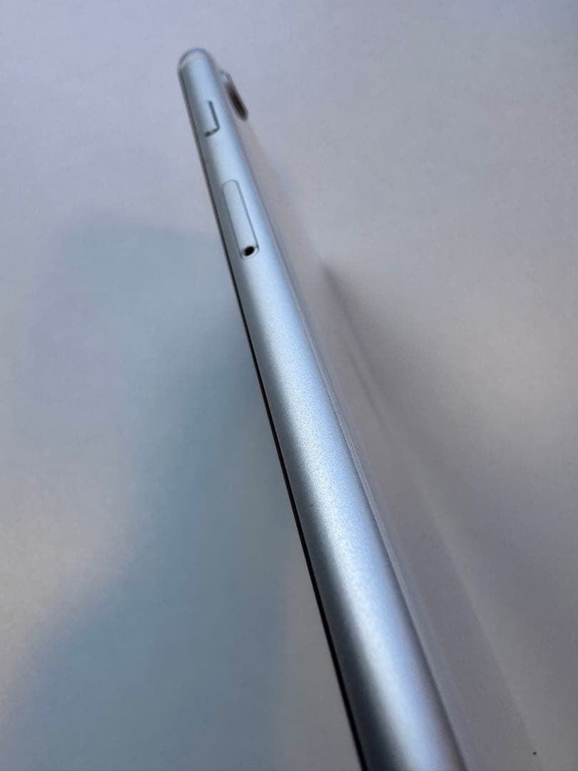 【美品】Apple iPhone SE 2ホワイト 128GB バッテリー79%