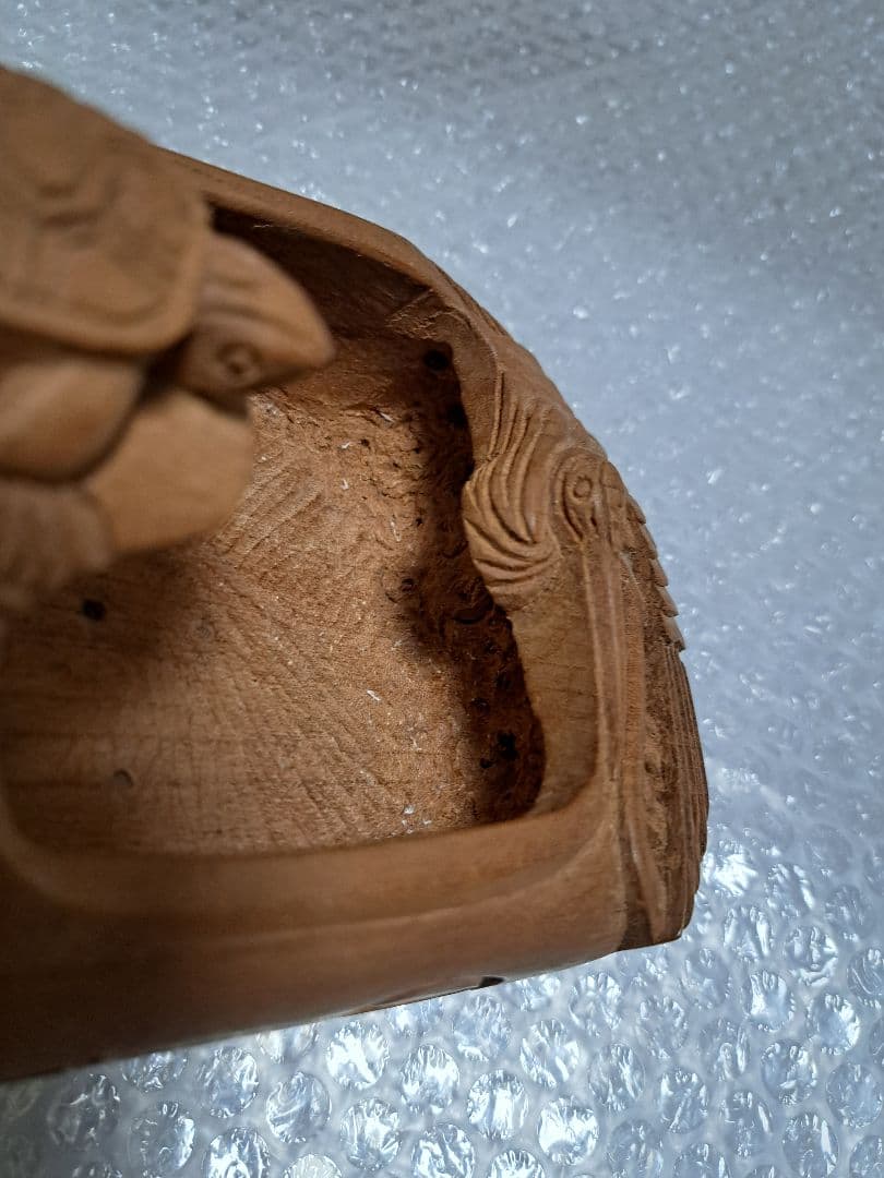 手彫り　墨壺(すみつぼ)　糸通し穴なし　欅(けやき) 鶴亀　全長310㎜　新品