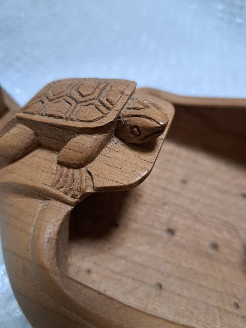 手彫り　墨壺(すみつぼ)　糸通し穴なし　欅(けやき) 鶴亀　全長310㎜　新品