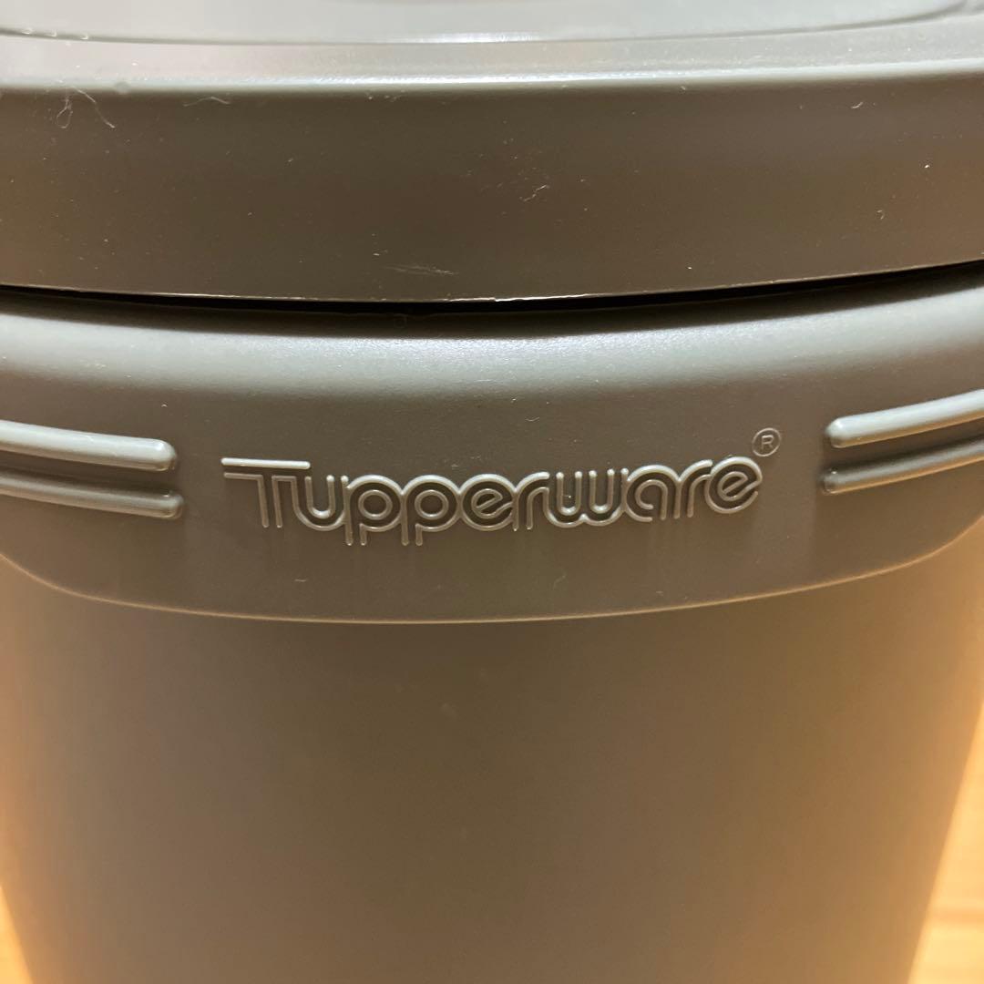Cmkです！ タッパーウエアー　　　　　　　　　ライスキーパー20キロ