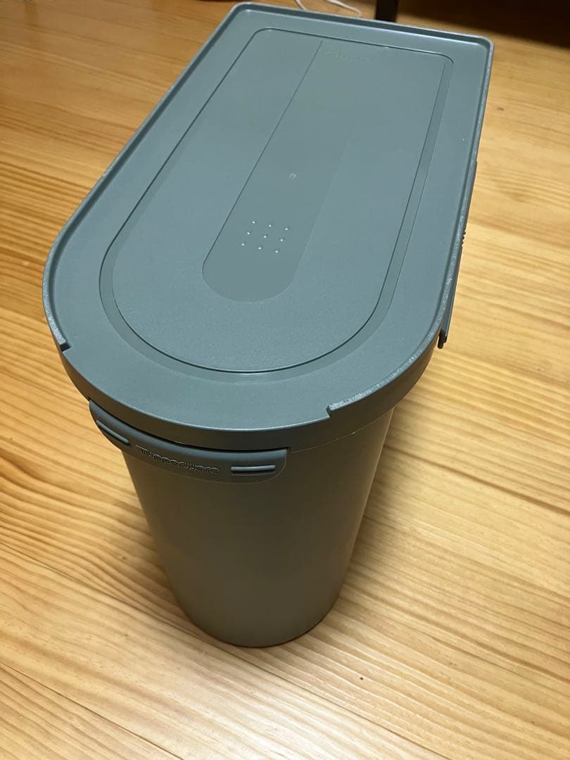 Cmkです！ タッパーウエアー　　　　　　　　　ライスキーパー20キロ