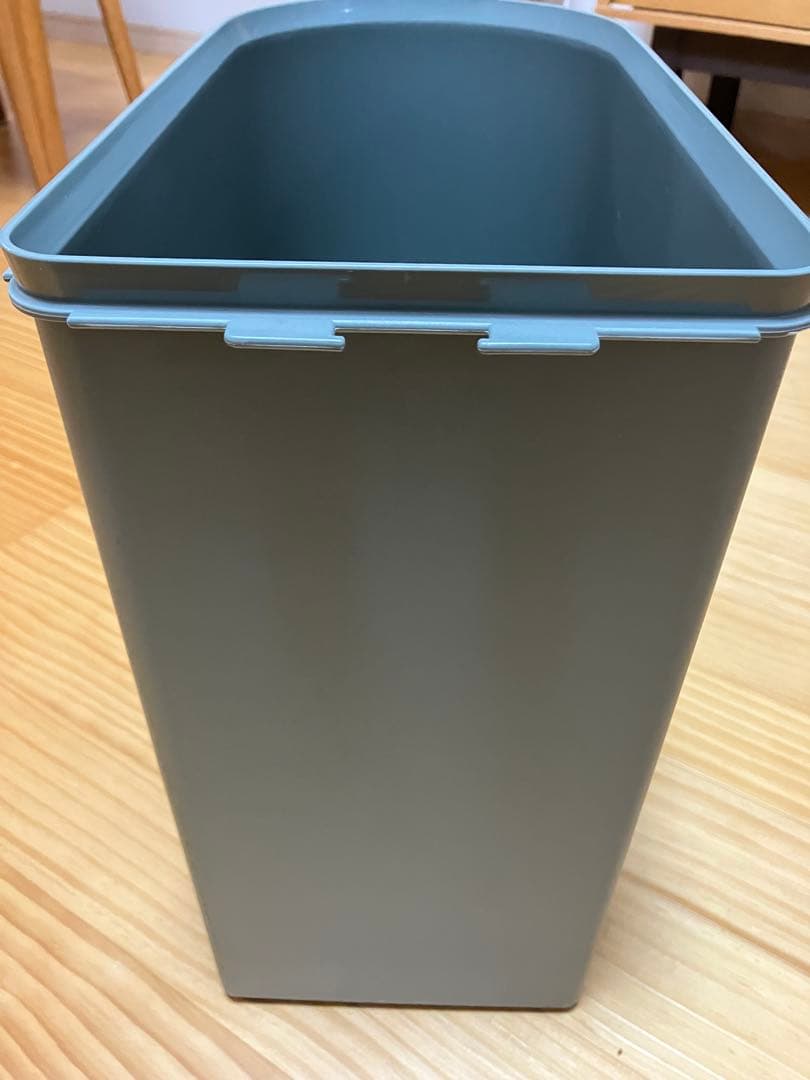 Cmkです！ タッパーウエアー　　　　　　　　　ライスキーパー20キロ