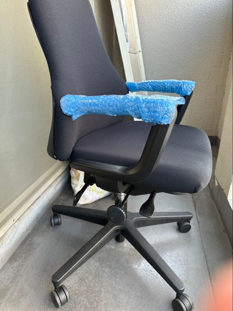 コクヨ グーフォチェア ハイバック オフィスチェア 肘付 ブラック