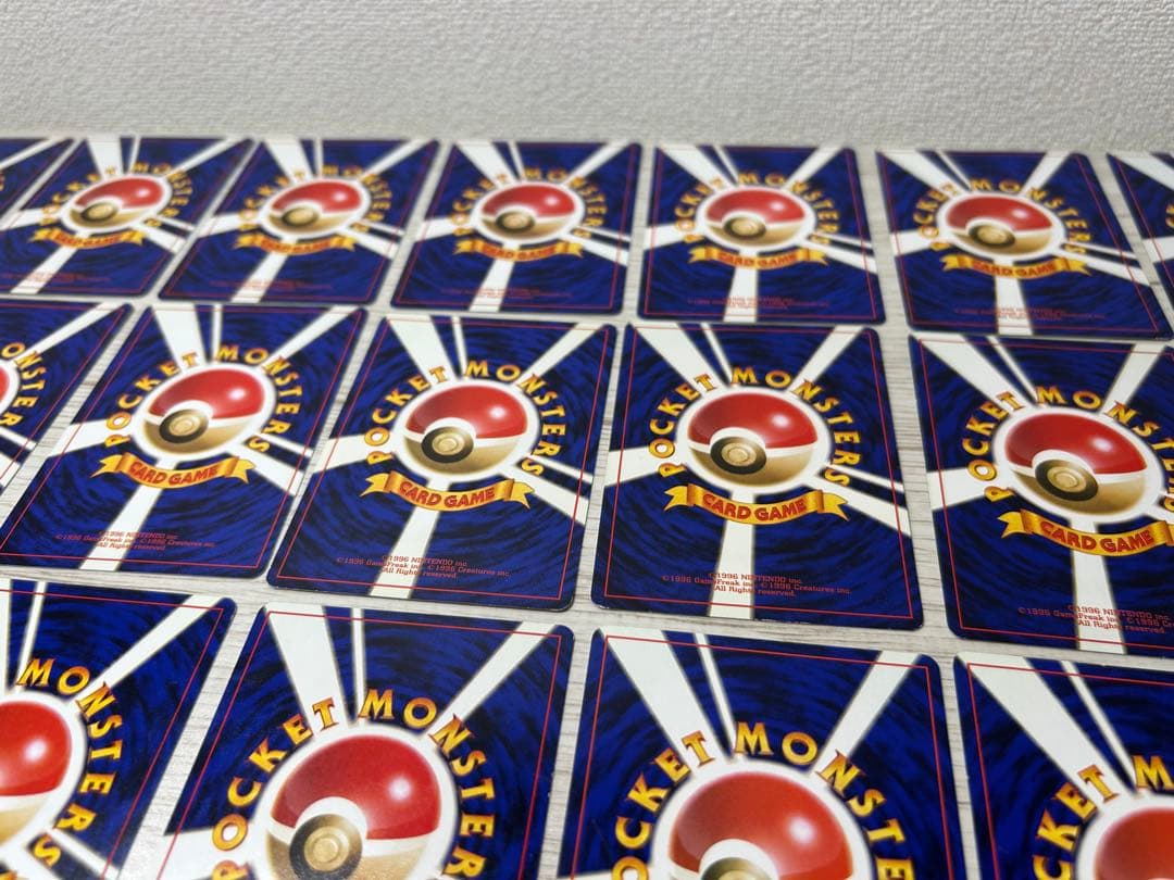 旧裏　ポケモンカード　ピカチュウいっぱい28枚セット　第一弾拡張パック