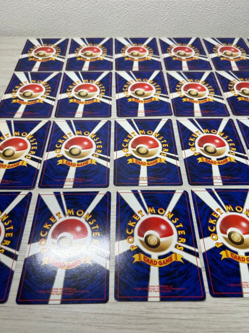 旧裏　ポケモンカード　ピカチュウいっぱい28枚セット　第一弾拡張パック