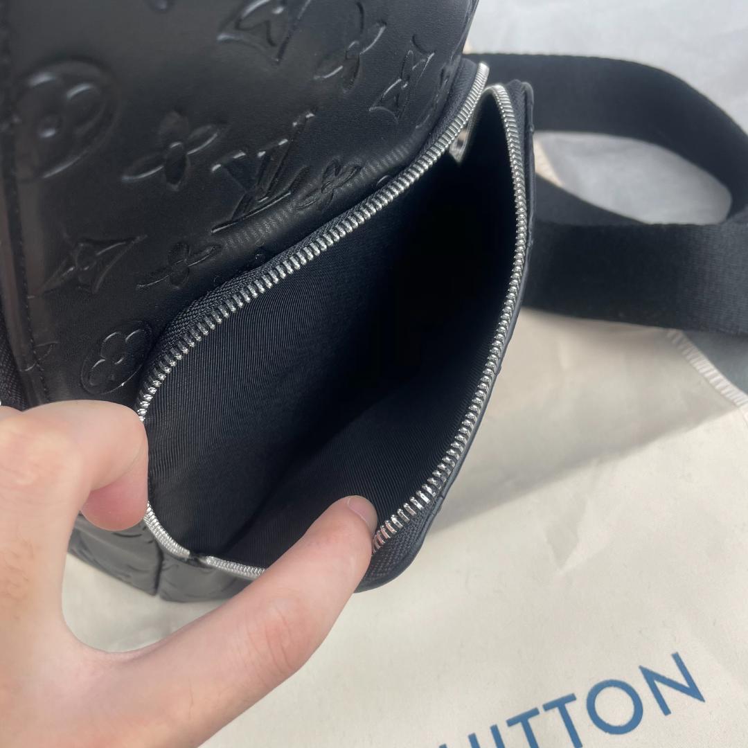 極美品 ルイヴィトン　LOUIS VUITTON　スリングバッグ ボディバッグ